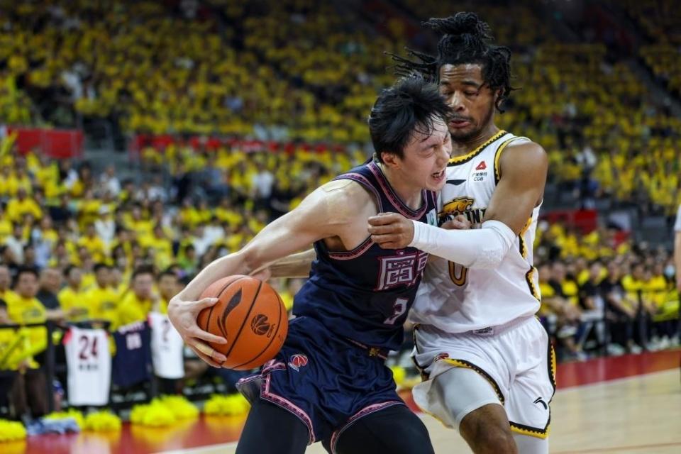 广东男篮以98-82战胜辽宁本钢，晋级CBA半决赛