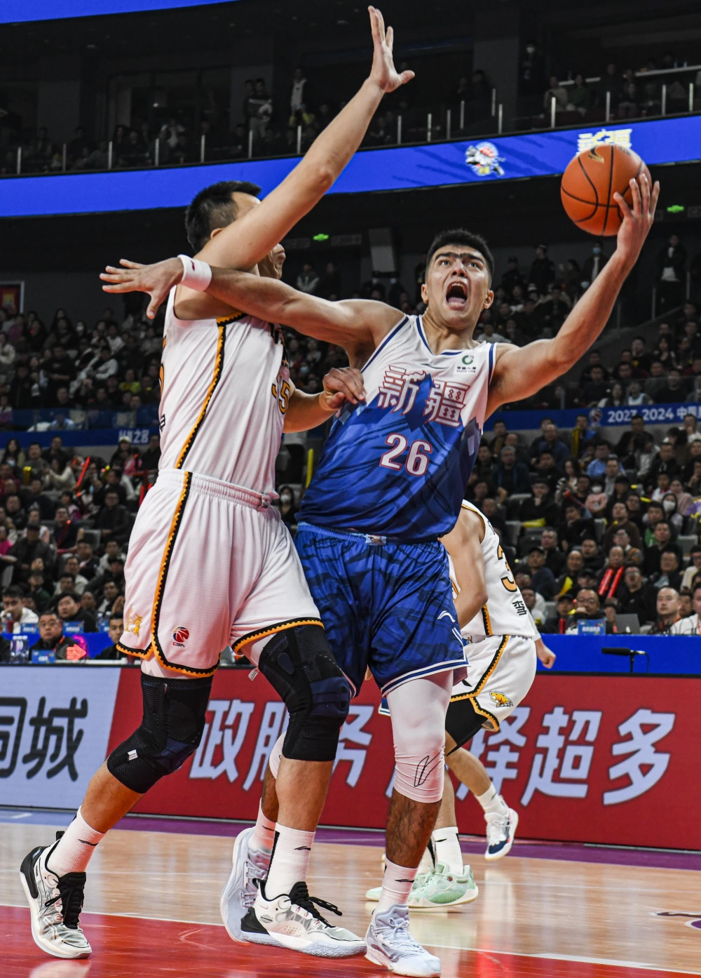 辽宁本钢横扫新疆伊力特，夺得CBA总冠军赛点