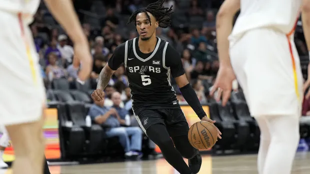 NBA夏季联赛乐透秀表现评分:里德·谢泼德闪耀,亚历克斯·萨尔挣扎 NBA夏季联赛乐透秀表现评分:里德·谢泼德闪耀,亚历克斯·萨尔挣扎